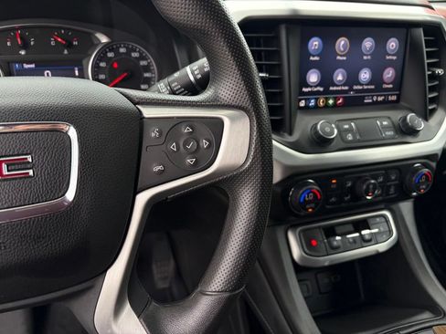 Used 2023 GMC Acadia SLE w/ Driver Convenience Package FWD image 17