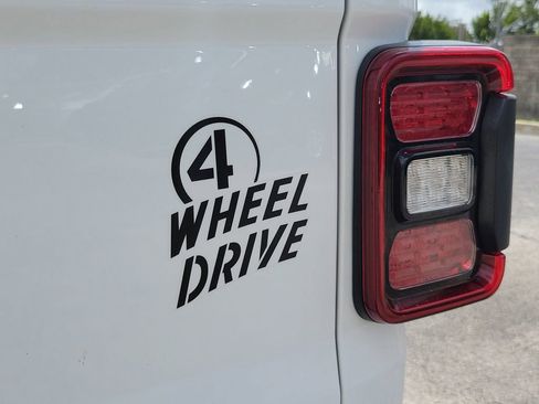 Certified 2025 Jeep Gladiator Sport image 7