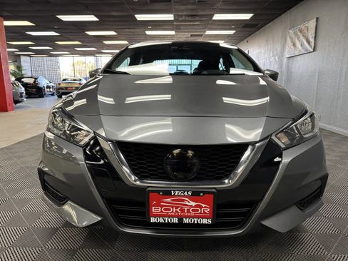 Used 2021 Nissan Versa SV image 4