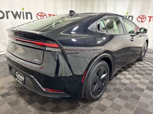 Used 2025 Toyota Prius LE AWD/4WD image 8