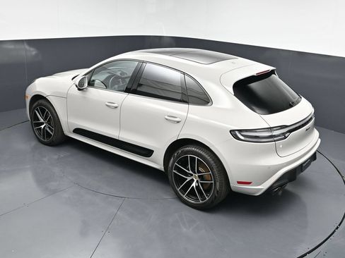 Used 2025 Porsche Macan AWD/4WD image 15