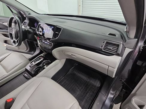 Used 2021 Honda Pilot Touring image 42