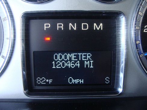 Used 2012 Cadillac Escalade ESV Luxury AWD/4WD image 16