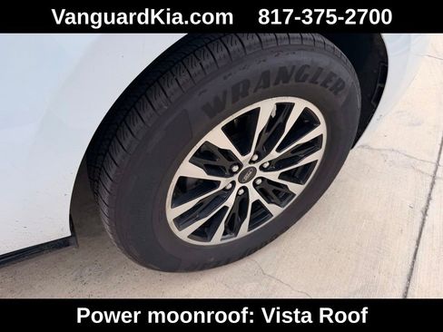 Used 2025 Ford Expedition Platinum AWD/4WD image 11