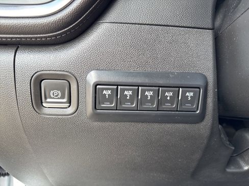 Used 2022 Chevrolet Silverado 3500 LT w/ Convenience Package image 40