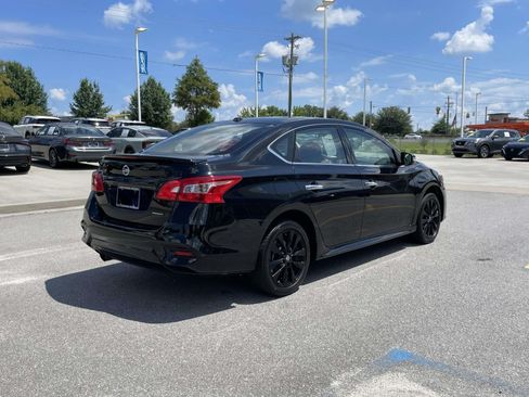 Used 2018 Nissan Sentra SR w/ Technology Package FWD image 6