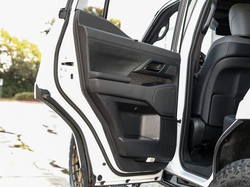 Used 2025 Lexus GX 550 w/ Accessory Package (2T) image 70