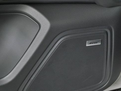 Certified 2026 Porsche Macan Turbo AWD/4WD image 7
