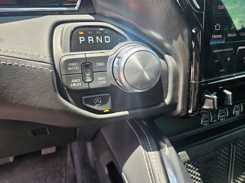 Used 2025 RAM 1500 Limited AWD/4WD image 25