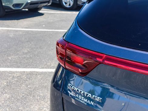 Used 2020 Kia Sportage LX AWD/4WD image 8
