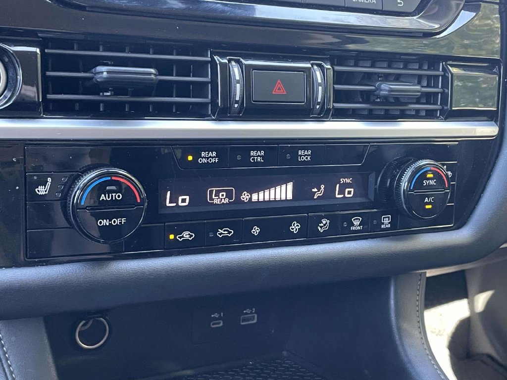 Used 2024 Nissan Pathfinder SV AWD/4WD image 38