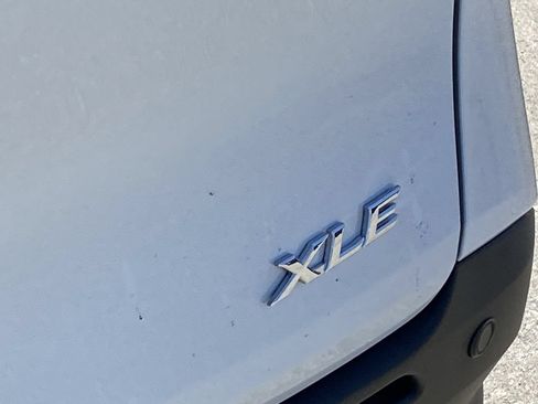 Certified 2026 Toyota Sienna XLE FWD image 6