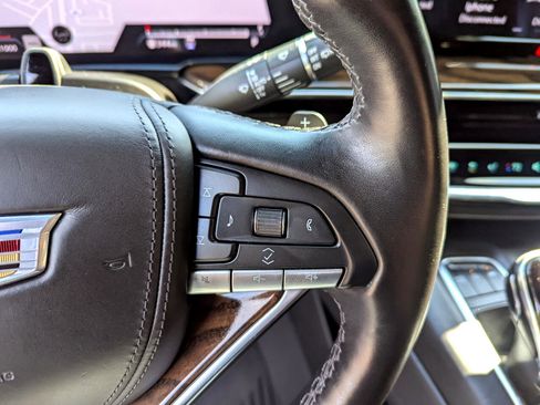 Used 2022 Cadillac Escalade ESV Sport Platinum image 17