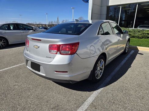 Used 2015 Chevrolet Malibu LT w/ Power Convenience Package image 3