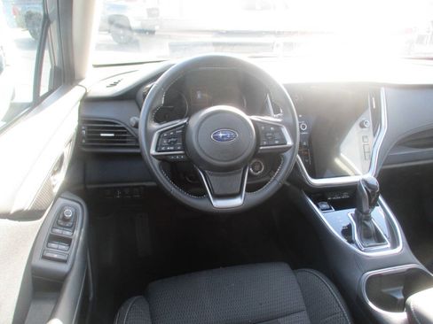 Used 2025 Subaru Outback Premium AWD/4WD image 5