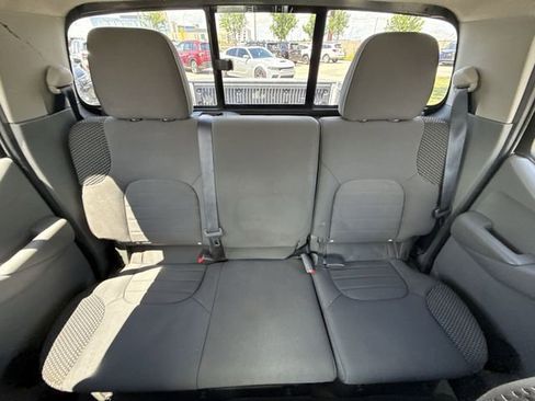 Used 2018 Nissan Frontier SV RWD image 21