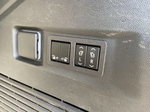 Used 2024 GMC Yukon Denali image 55