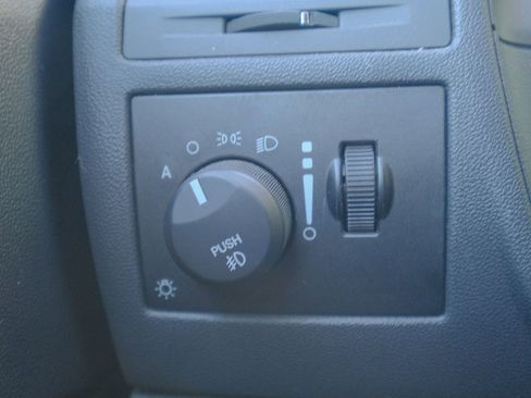 Used 2009 Dodge Challenger R/T image 36