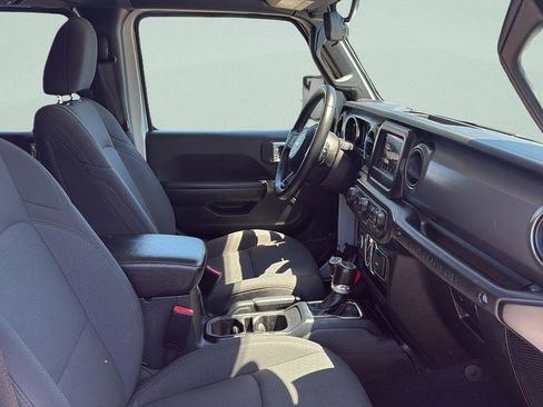Used 2022 Jeep Wrangler Unlimited Sport AWD/4WD image 16