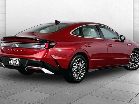 Used 2025 Hyundai Sonata SEL FWD image 13