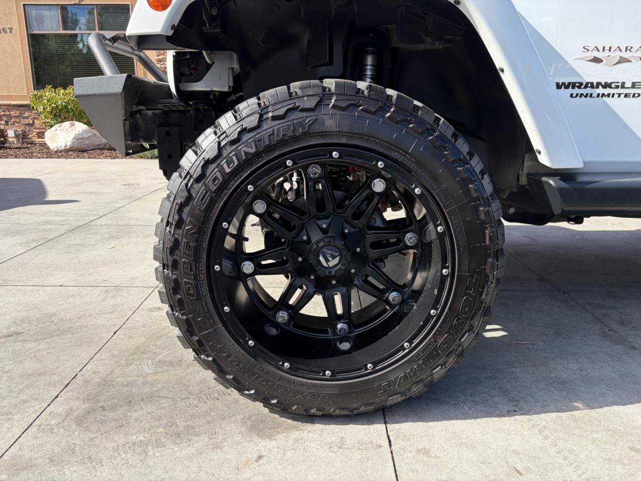 Used 2016 Jeep Wrangler Unlimited Sahara w/ Connectivity Group AWD/4WD image 21