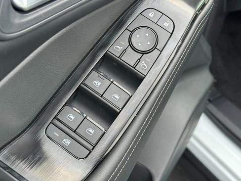 Used 2026 Nissan Rogue SV FWD image 9