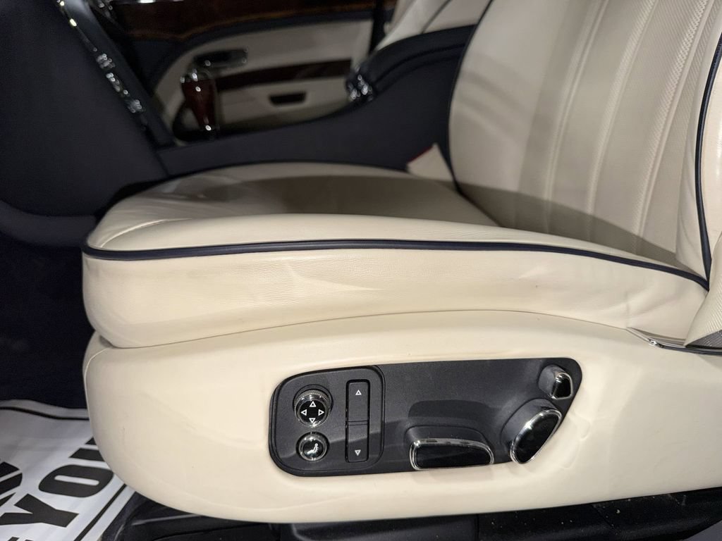 Used 2016 Bentley Mulsanne RWD image 14
