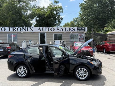 Used 2018 Toyota Yaris iA FWD image 24