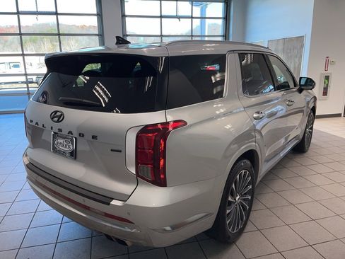 Used 2024 Hyundai Palisade Calligraphy image 16