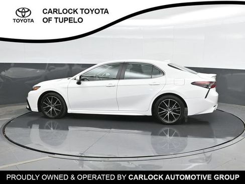 Used 2024 Toyota Camry SE w/ Convenience Package FWD image 9