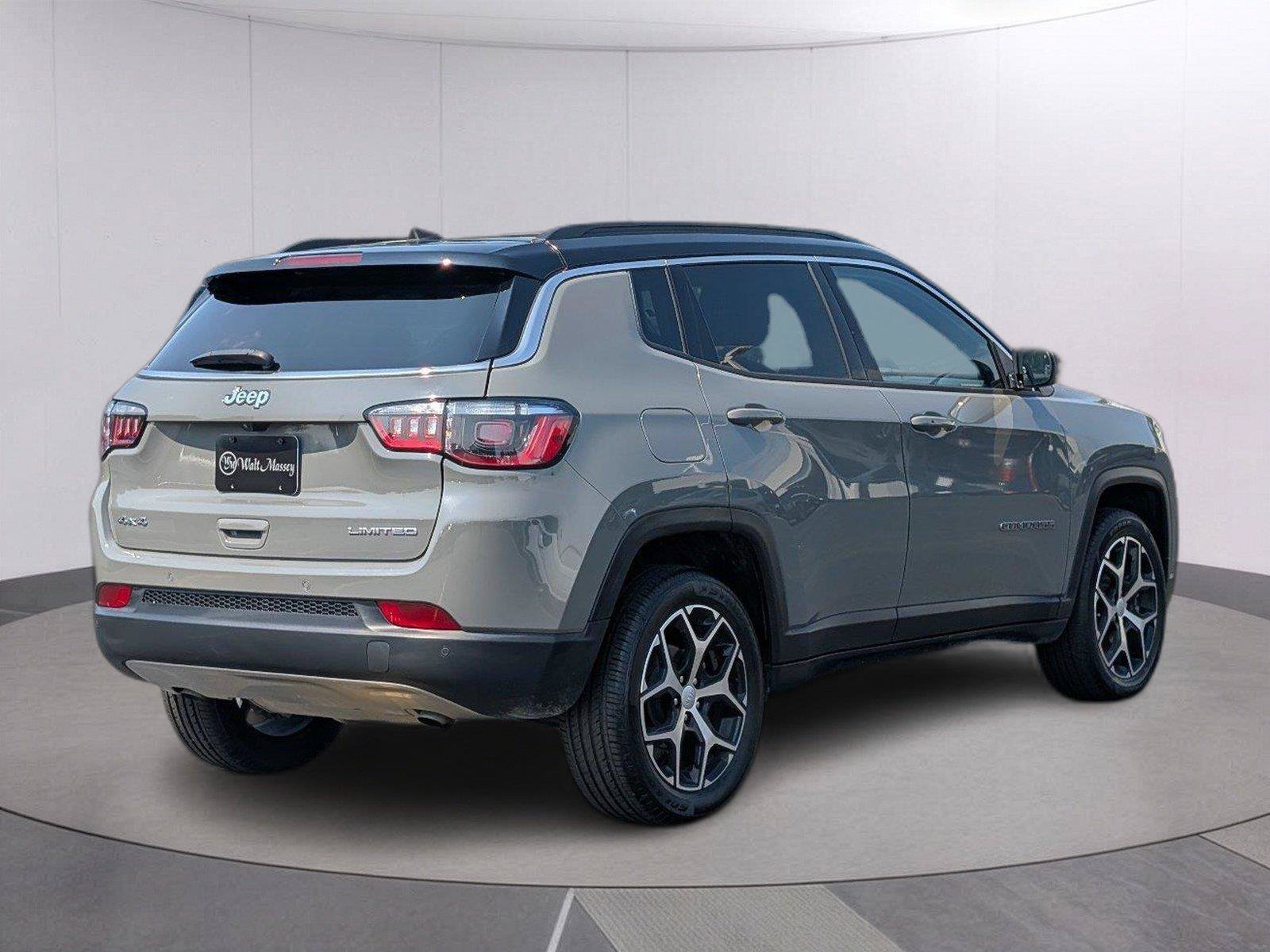 Used 2024 Jeep Compass Limited AWD/4WD image 7