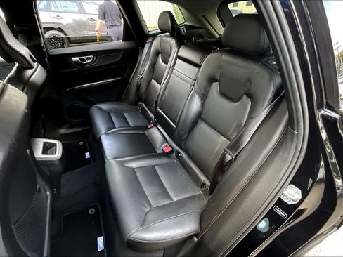 Used 2019 Volvo XC60 T5 Momentum FWD image 20