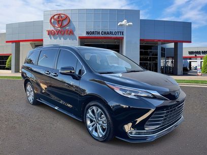 Used 2022 Toyota Sienna Platinum