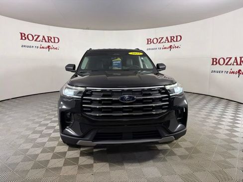Certified 2025 Ford Explorer Active w/ Active Comfort Package RWD image 2