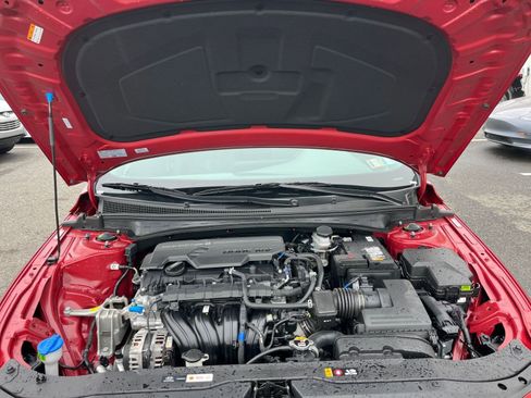 Used 2025 Hyundai Elantra SEL image 33