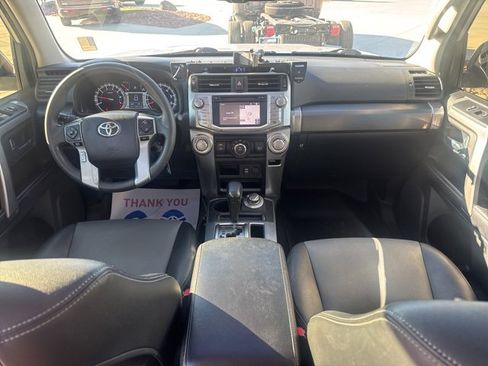 Used 2017 Toyota 4Runner SR5 Premium image 13