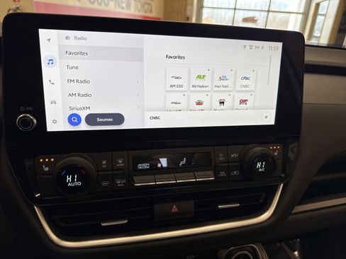 Used 2024 Toyota Grand Highlander XLE image 40