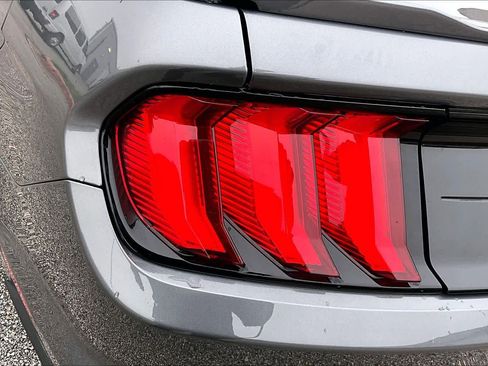 Used 2022 Ford Mustang GT RWD image 28