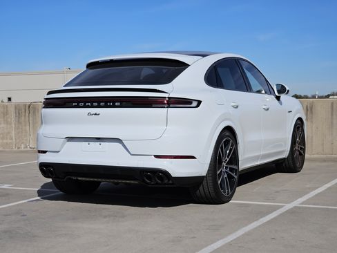 Certified 2026 Porsche Cayenne Turbo image 8