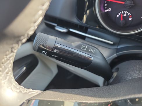 Certified 2024 Kia Carnival EX image 30