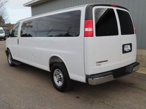 Used 2025 Chevrolet Express 3500 LT image 8