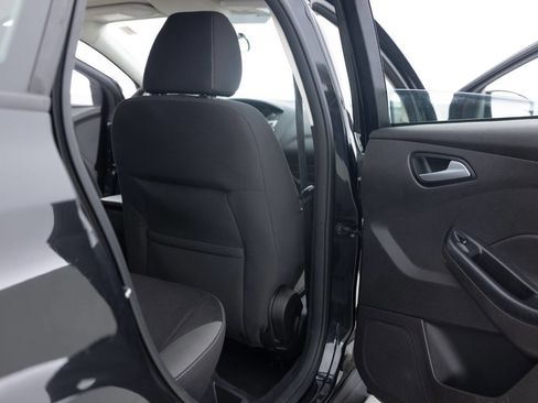 Used 2013 Ford Focus SE image 30