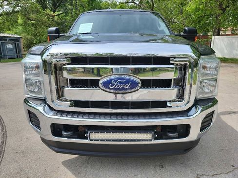 Used 2016 Ford F250 XLT w/ XLT Interior Package image 2