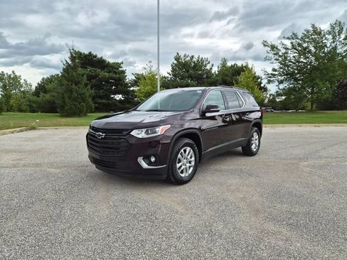 Used 2021 Chevrolet Traverse LT FWD image 1