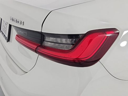 Used 2019 BMW 330i xDrive Sedan w/ Premium Package image 9