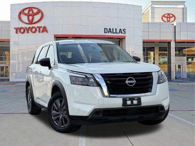Used 2024 Nissan Pathfinder S w/ Cargo Package FWD image 1