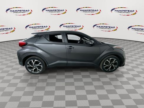 Used 2019 Toyota C-HR XLE FWD image 9