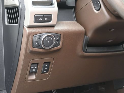 Used 2018 Ford F150 King Ranch w/ Equipment Group 601A Luxury AWD/4WD image 23