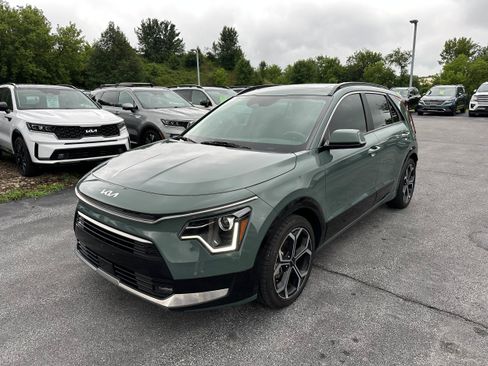 Used 2024 Kia Niro EX Touring FWD image 1