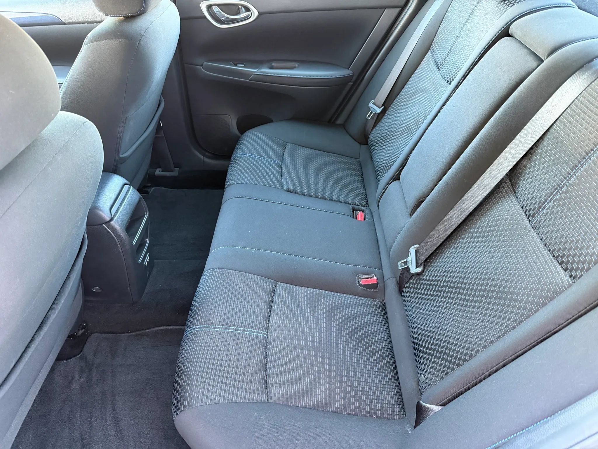 Used 2018 Nissan Sentra SR w/ SR Midnight Edition Package FWD image 13